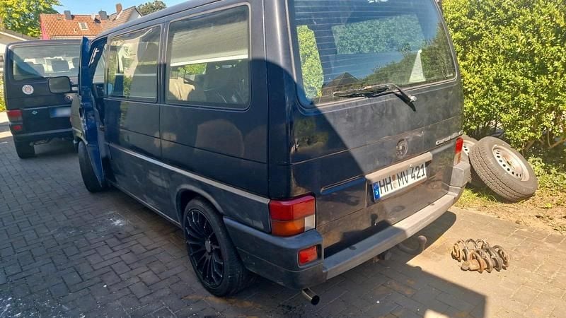 Second-hand VW Caravelle 110 CP (80 kW) 1992 Negru Van