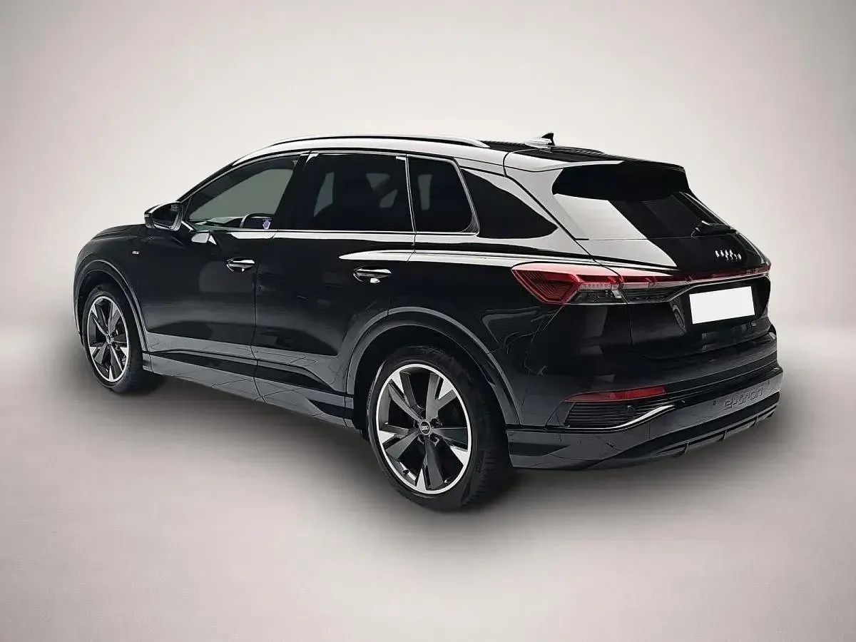 Gebraucht Audi Q4 e-tron S-Line 210 kW (286 PS) 2025 Manufacturer SUV