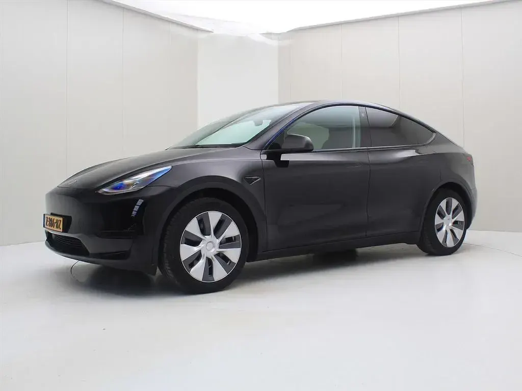 Usado Tesla Model Y Standard Range 250 kW (341 CV) 2024 Negro SUV