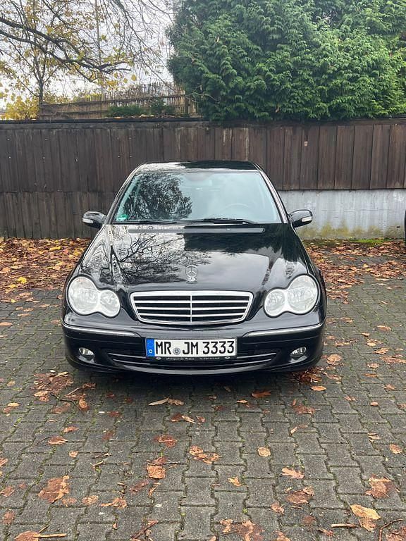 Schwarz Gebraucht 2006 Mercedes C180 Avantgarde Limousine | 2.799 € (Guter Preis) - Bild 1/4