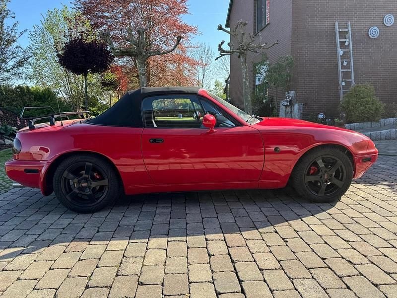 Second-hand Mazda MX5 115 CP (84 kW) 1990 Roșu Cabrio