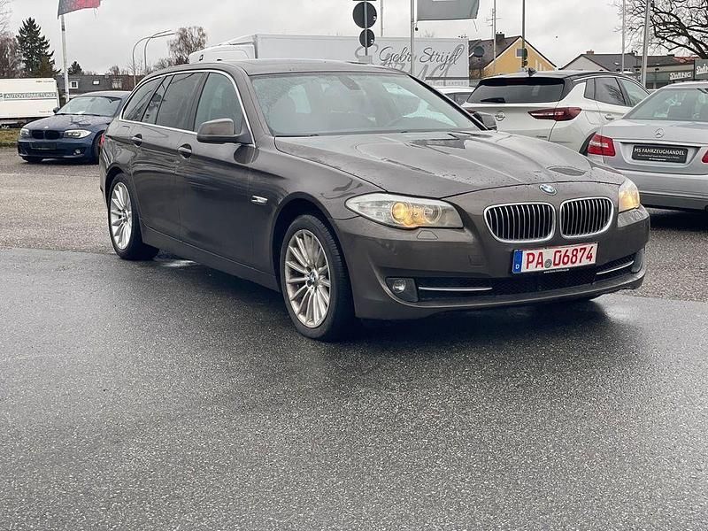 Gebraucht BMW 520 184 PS (135 kW) 2012 Braun Kombi