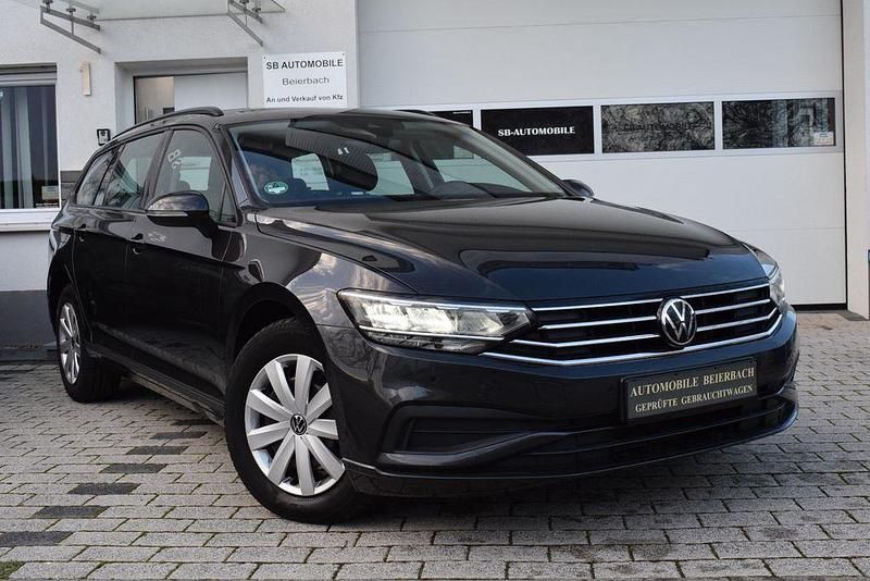 Mangangrau metallic Gebraucht 2023 VW Passat Conceptline Kombi | 18.999 € (Superpreis) - Bild 1/4