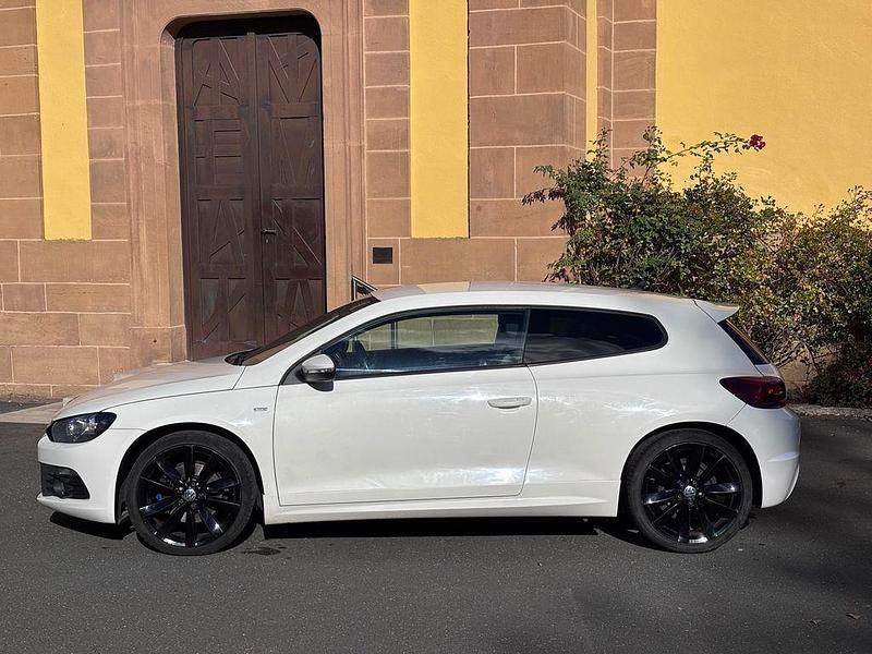 Weiß Gebraucht 2014 VW Scirocco Life Coupé | 11.600 € (Etwas zu teuer) - Bild 1/4