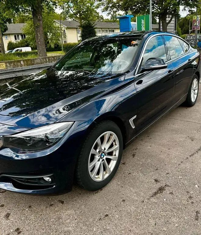 Gebraucht BMW 320 Gran Turismo 190 PS (139 kW) 2019 Blau Limousine
