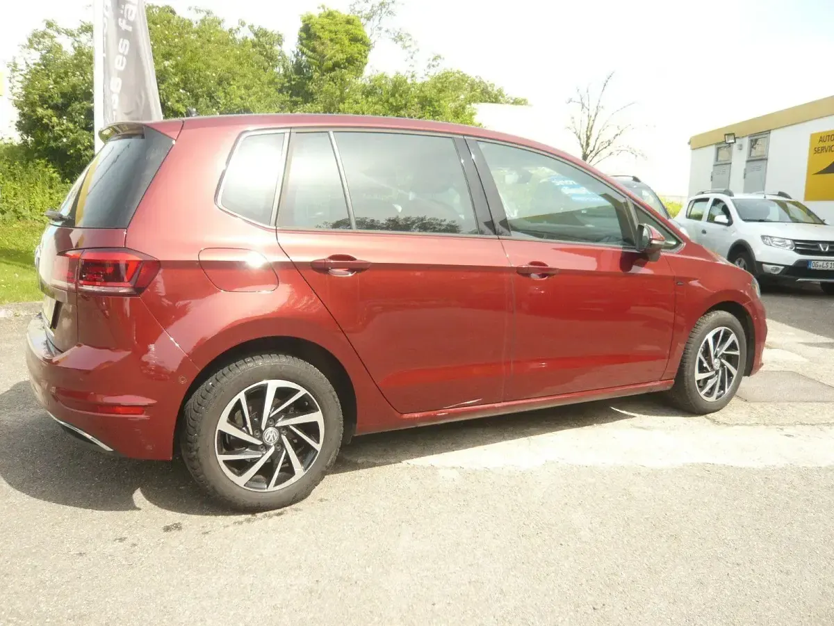 Gebraucht VW Golf VII 131 PS (96 kW) 2018 Rot Kombi