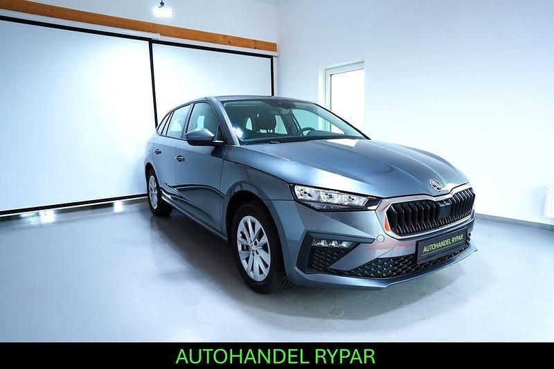 Grau Gebraucht 2024 Skoda Scala SE L Kleinwagen | 19.490 € (Guter Preis) - Bild 1/4