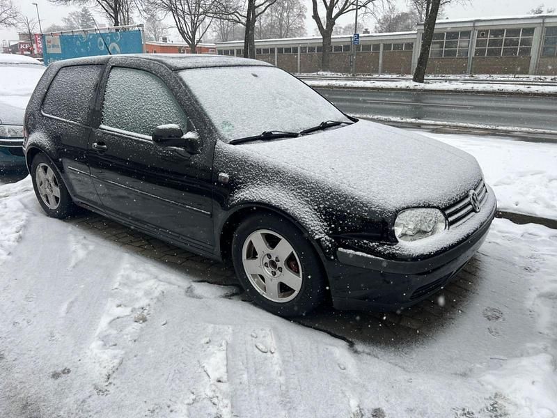 Schwarz Gebraucht 1999 VW Golf IV Trendline Limousine | 350 € (Superpreis) - Bild 1/4