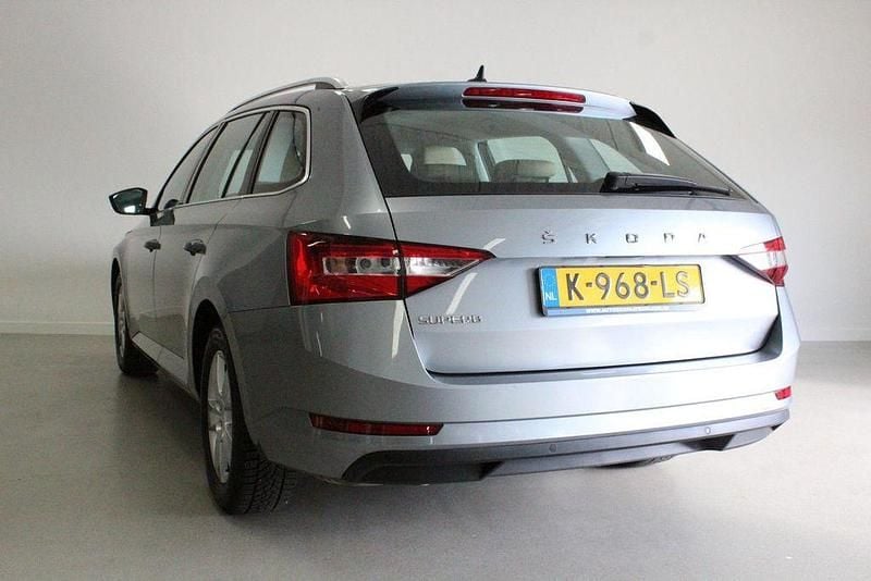 Gebraucht Skoda Superb Business Line 150 PS (110 kW) 2021 Grau Kombi