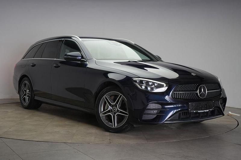 Gebraucht Mercedes E300 AMG 211 PS (155 kW) 2022 Blau Limousine