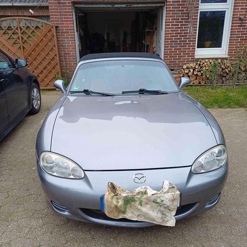 Second-hand Mazda MX5 110 CP (80 kW) 2004 Argintiu Cabrio