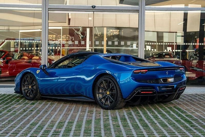 Second-hand Ferrari 296 840 CP (617 kW) 2025 Albastru Cabrio