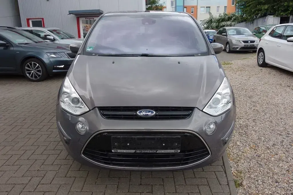 Gebraucht Ford S-MAX Titanium 203 PS (149 kW) 2014 Braun Van / Kleinbus