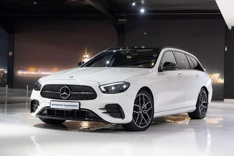 Polarweiss Gebraucht 2021 Mercedes E400 AMG line Kombi | 45.980 € (Fairer Preis) - Bild 1/4