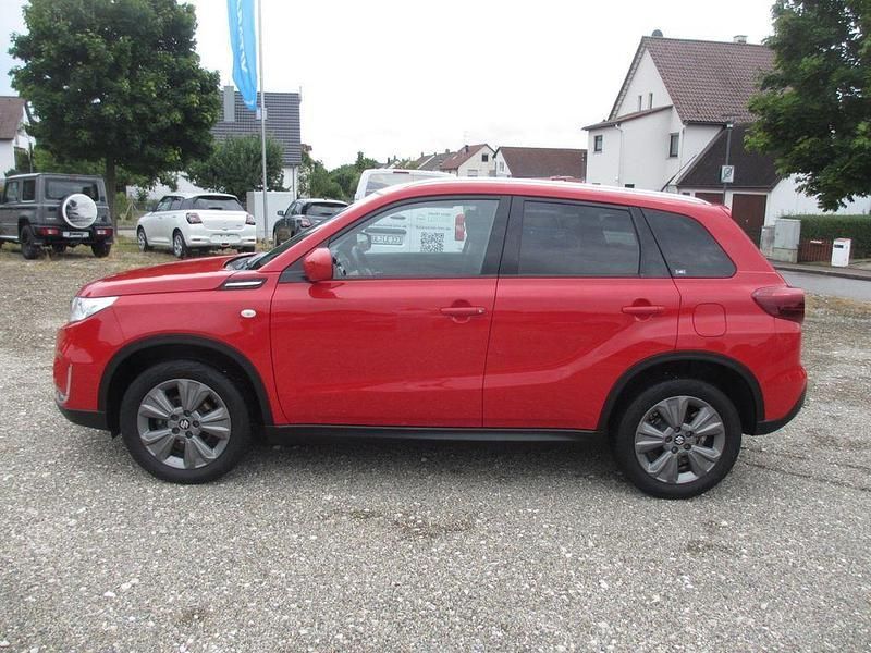 Gebraucht Suzuki Vitara Comfort 111 PS (81 kW) 2019 Rot SUV