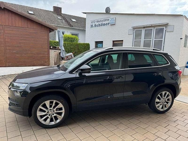 Schwarz Gebraucht 2019 Skoda Karoq Style SUV | 24.990 € (Fairer Preis) - Bild 1/4