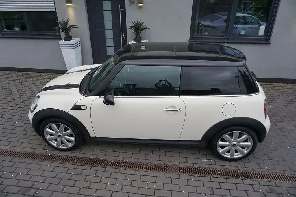 Usata Mini Cooper Pepper 120 CV (88 kW) 2010 Bianco Utilitaria