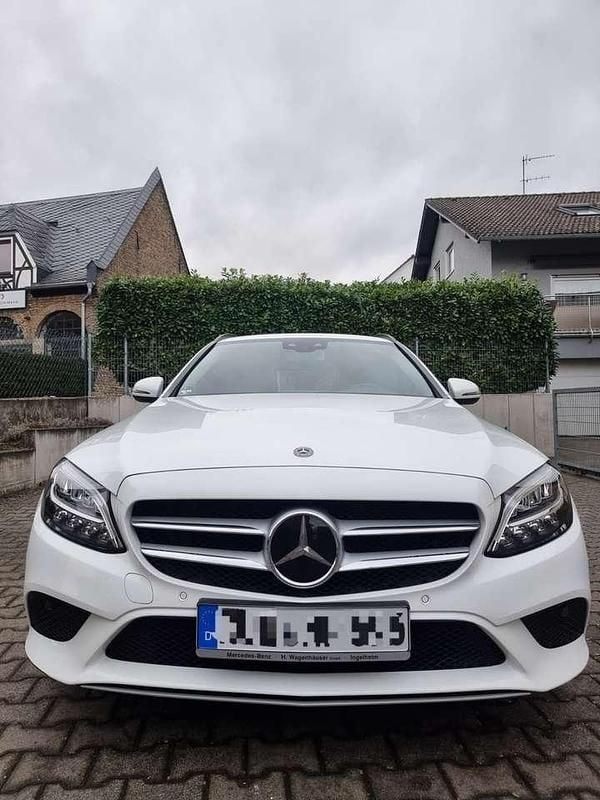 Weiß Gebraucht 2019 Mercedes C200 Kombi | 16.000 € (Guter Preis) - Bild 1/4