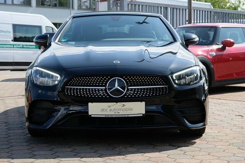 Gebraucht Mercedes E220 AMG 194 PS (142 kW) 2022 Schwarz Cabrio