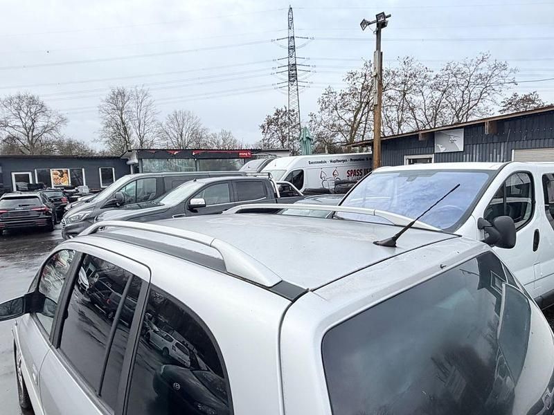 Gebraucht Opel Zafira 125 PS (91 kW) 2005 Silber Van / Kleinbus