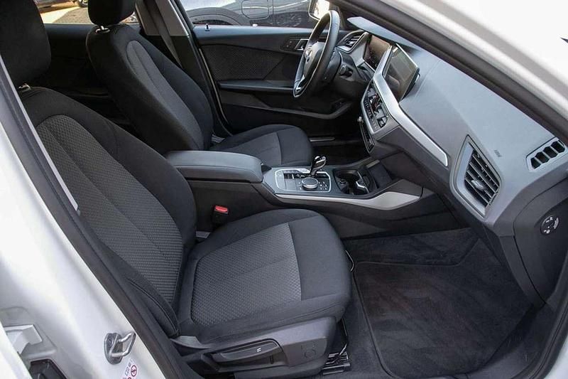 Gebraucht BMW 120 Advantage 178 PS (130 kW) 2023 Alpinweiß uni Kleinwagen