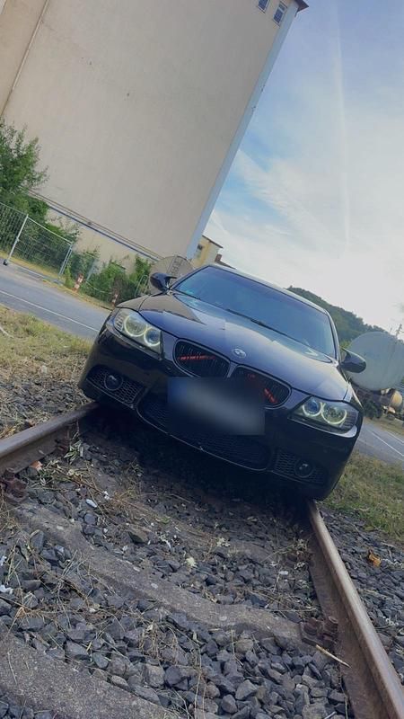 Gebraucht BMW 325 197 PS (144 kW) 2009 Schwarz Limousine