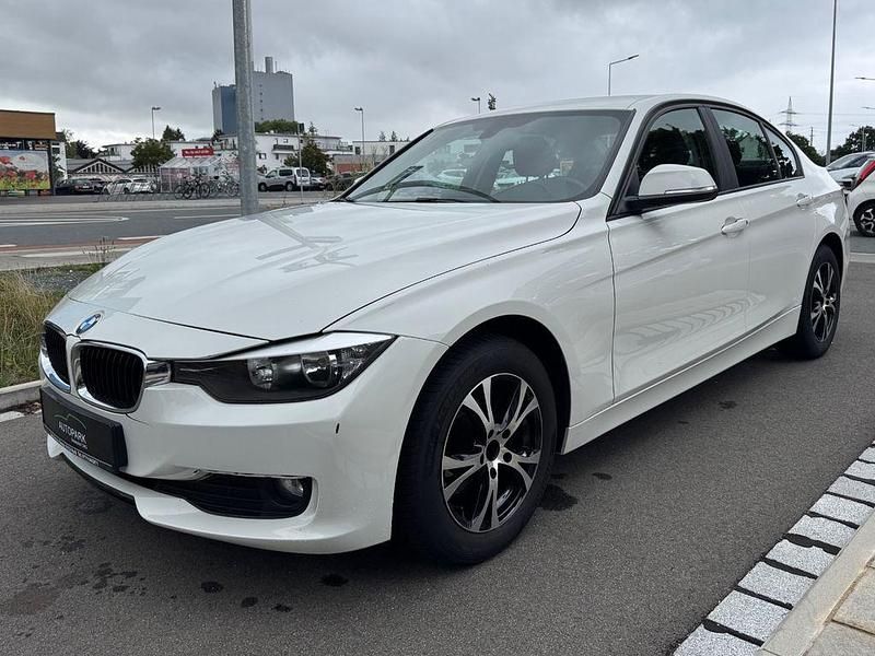 Weiß Gebraucht 2013 BMW 316 Comfort Edition Limousine | 8.200 € (Superpreis) - Bild 1/4
