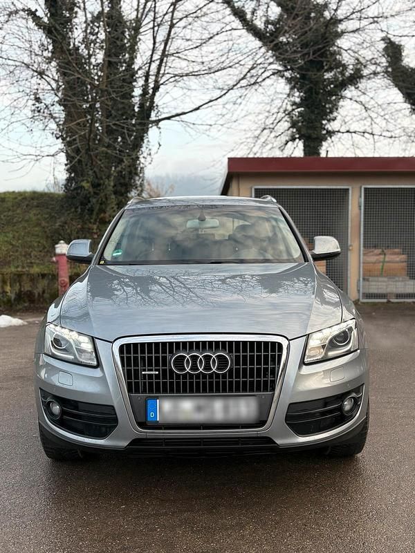Grau Gebraucht 2009 Audi Q5 SUV | 8.499 € (Superpreis) - Bild 1/4