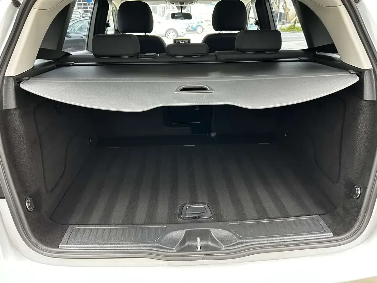 Gebraucht Mercedes B200 156 PS (114 kW) 2013 Polarsilber  metalliclack Kleinwagen
