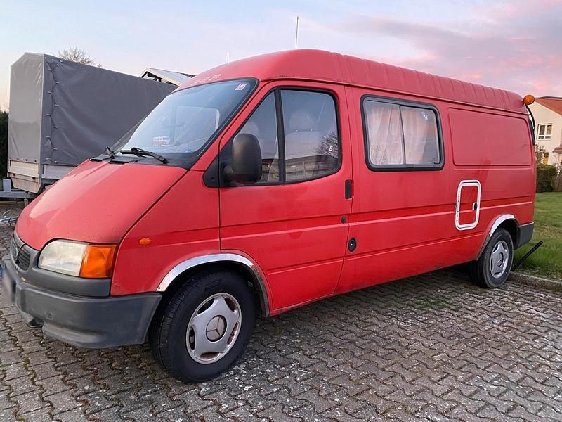 Second-hand Ford Transit 86 CP (63 kW) 1998 Roșu Monovolum