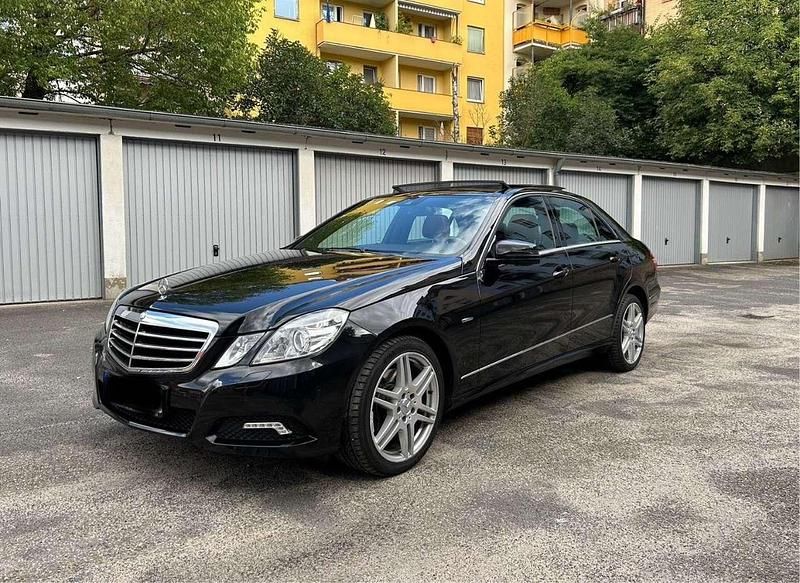Gebraucht Mercedes E350 211 PS (155 kW) 2009 Schwarz Limousine
