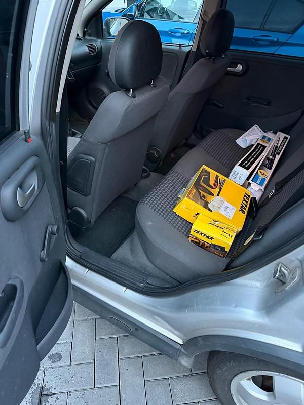 Gebraucht Opel Corsa 75 PS (55 kW) 2003 Silber Kleinwagen