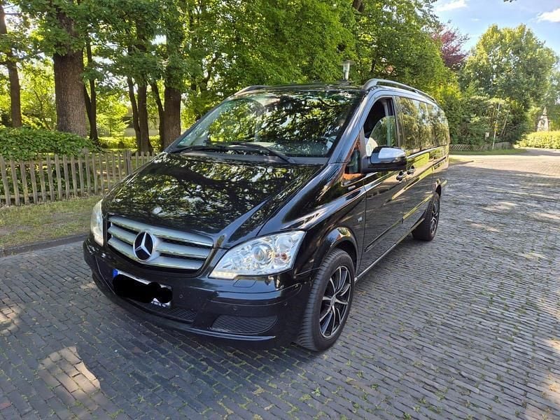 Schwarz Gebraucht 2014 Mercedes Viano Van / Kleinbus | 16.500 € (Superpreis) - Bild 1/4