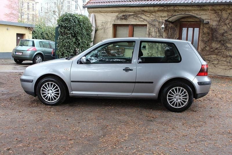 Gebraucht VW Golf IV 75 PS (55 kW) 2002 Grau Kleinwagen