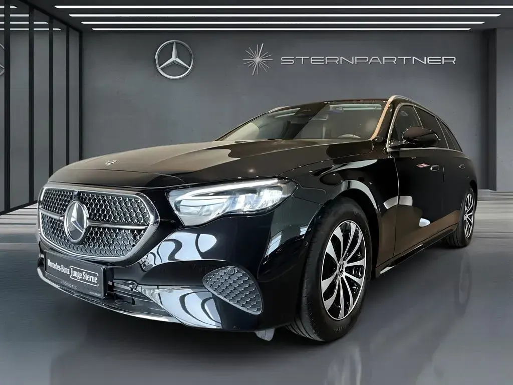 Gebraucht Mercedes E200 Avantgarde 204 PS (150 kW) 2025 Schwarz Limousine