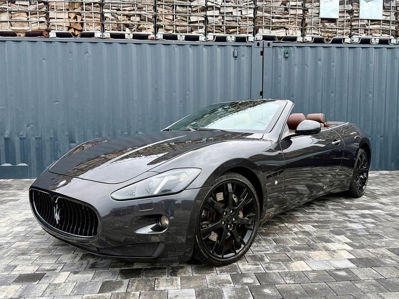 Gebraucht Maserati GranCabrio 450 PS (330 kW) 2012 Grau Cabrio