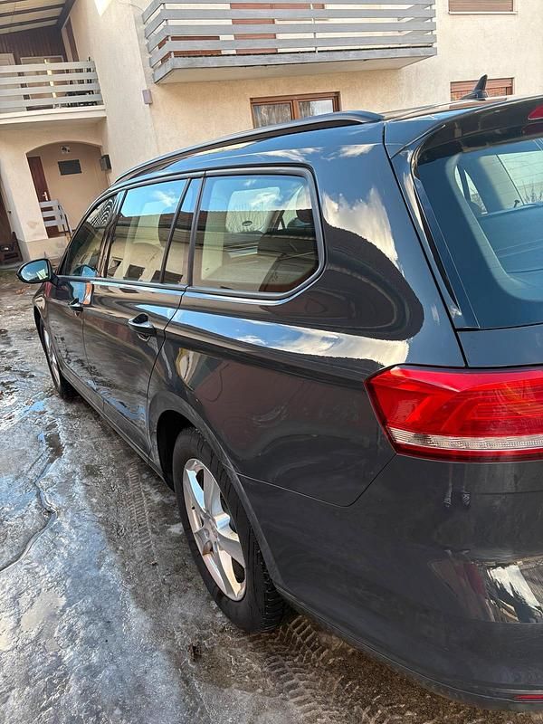 Gebraucht VW Passat 150 PS (110 kW) 2018 Grau Kombi