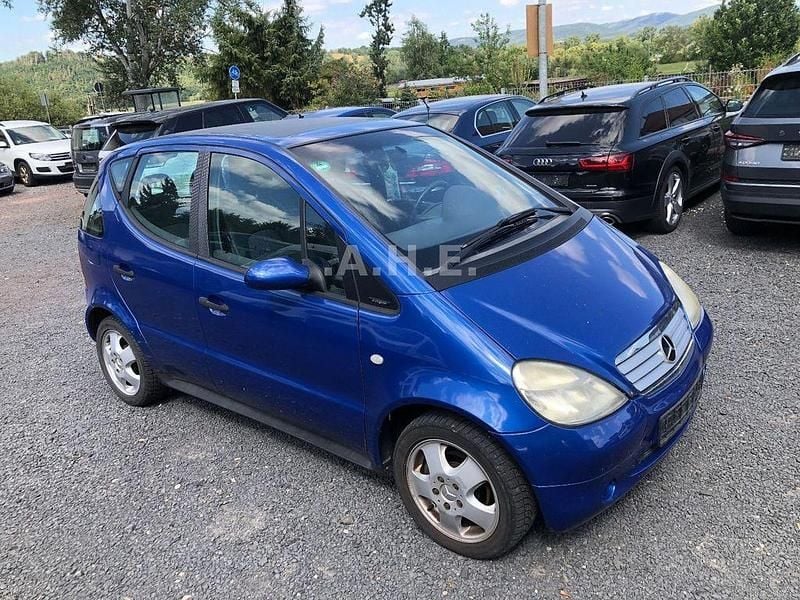 Blau Gebraucht 2001 Mercedes A140 Avantgarde Limousine | 950 € (Guter Preis) - Bild 1/4