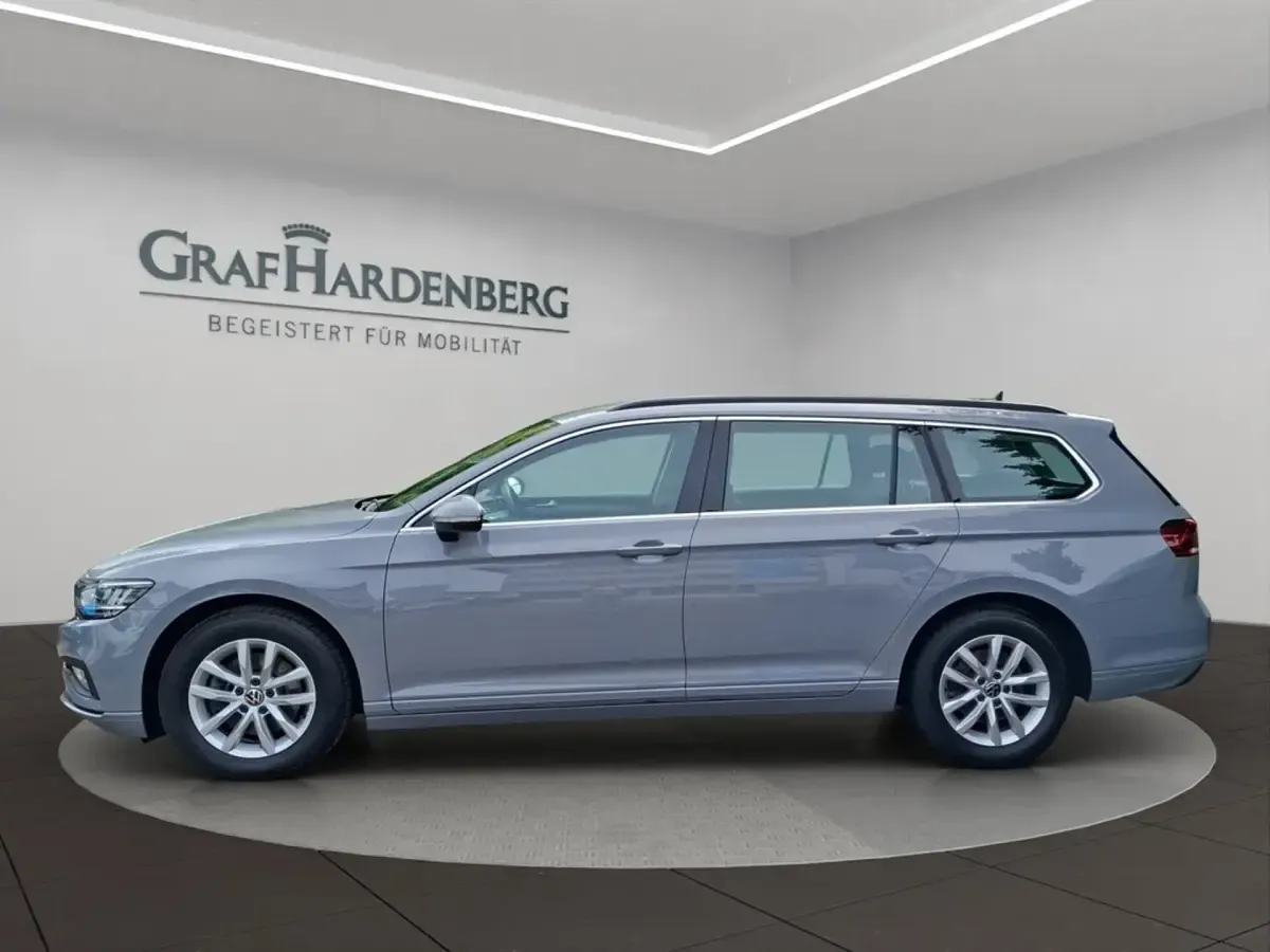 Gebraucht VW Passat Business 150 PS (110 kW) 2023 Grau Kombi