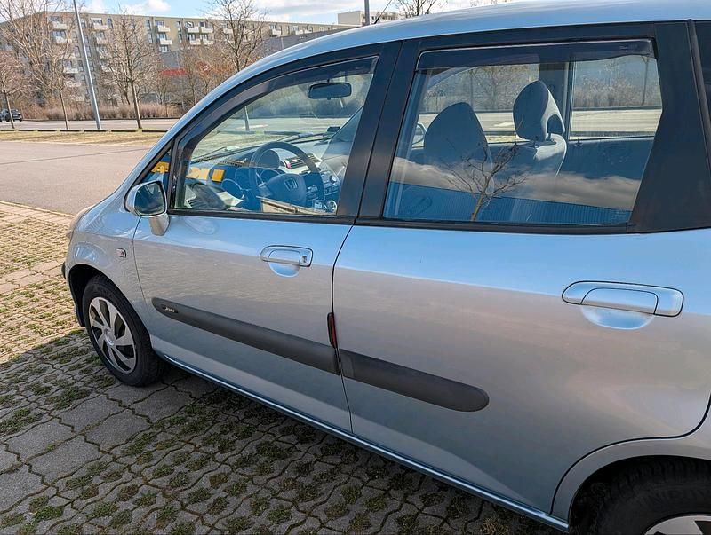 Gebraucht Honda Jazz 78 PS (57 kW) 2005 Blau Kleinwagen