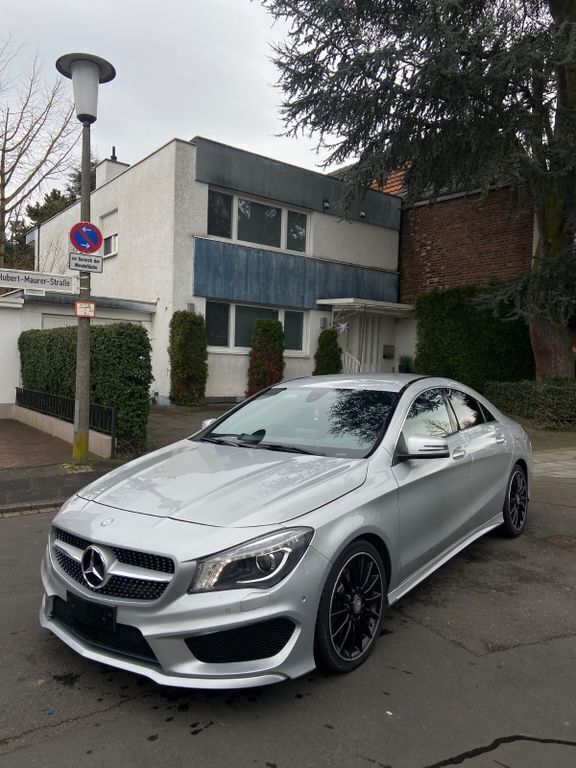 Silber Gebraucht 2016 Mercedes CLA220 AMG line Limousine | 17.200 € (Superpreis) - Bild 1/4