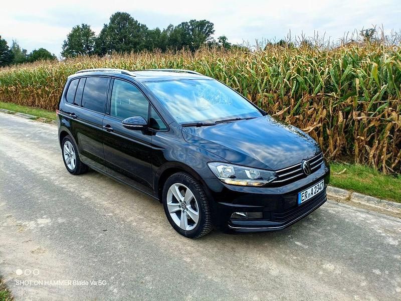 Schwarz Gebraucht 2021 VW Touran Active Van / Kleinbus | 23.990 € (Guter Preis) - Bild 1/4