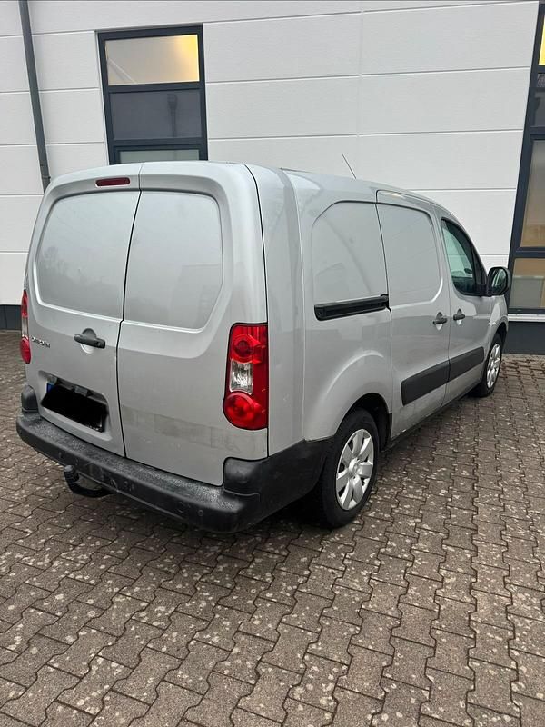 Gebraucht Citroën Berlingo 80 PS (58 kW) 2010 Silber Van / Kleinbus