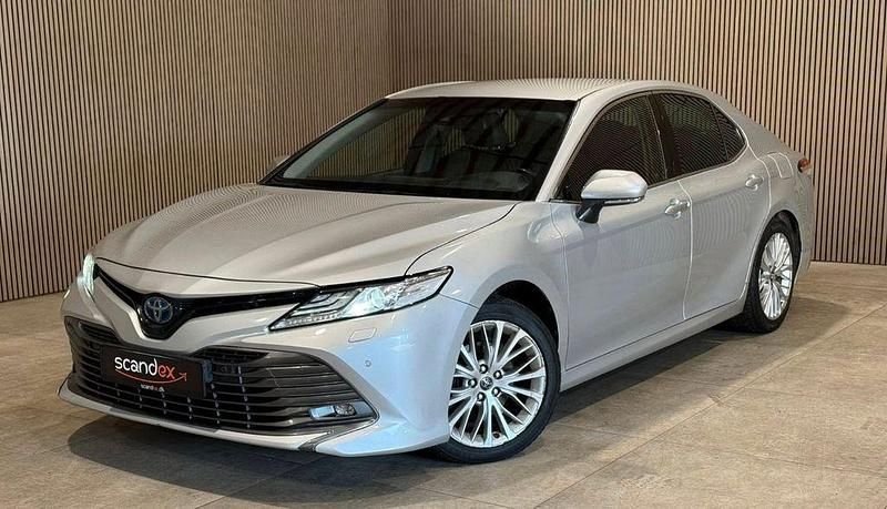Gebraucht Toyota Camry 178 PS (130 kW) 2019 Silber Limousine
