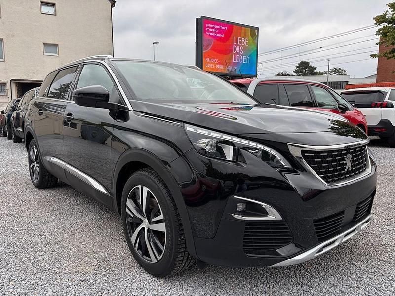 Schwarz Gebraucht 2020 Peugeot 5008 GT-line Van / Kleinbus | 20.825 € (Fairer Preis) - Bild 1/4