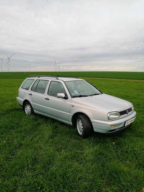 Silber Gebraucht 1998 VW Golf IV Family Kombi | 5.500 € (Etwas zu teuer) - Bild 1/4