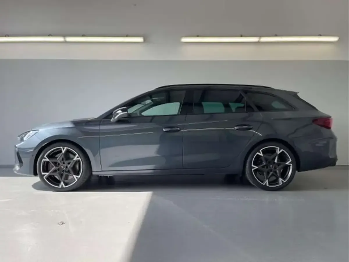 Neu Cupra Leon VZ3 333 PS (244 kW) 2026 [s7s7] magnetic grau metallic Kombi