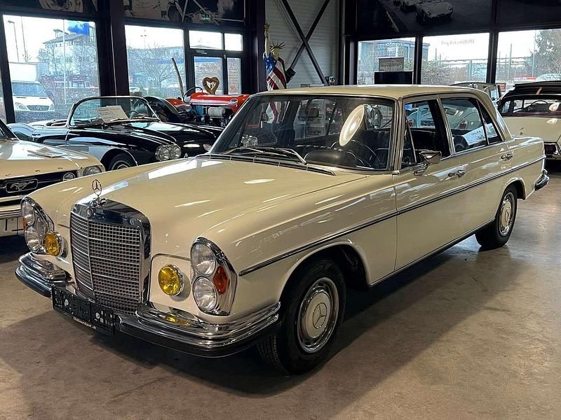 Gebraucht Mercedes S280 160 PS (117 kW) 1970 Weiß Limousine