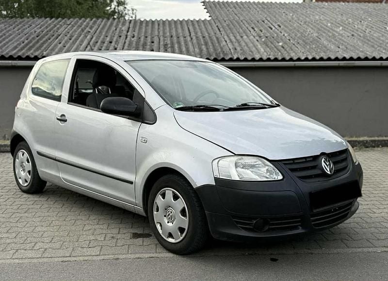Silber Gebraucht 2011 VW Fox Kleinwagen | 699 € (Superpreis) - Bild 1/4