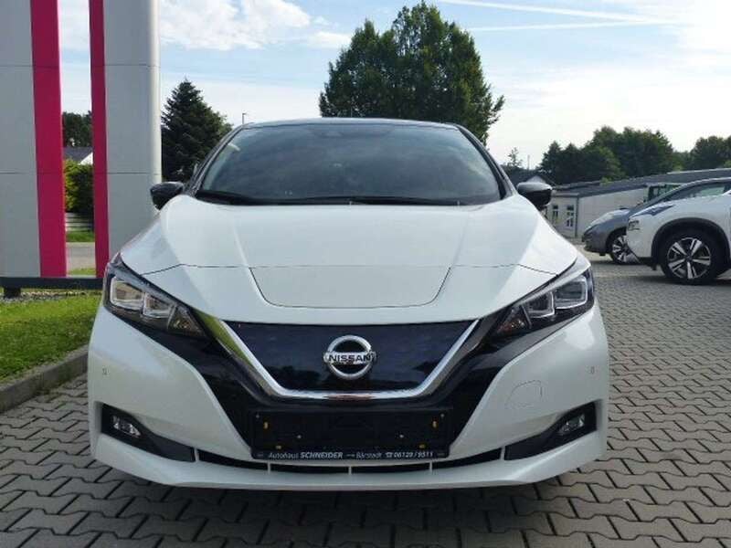 Gebraucht Nissan Leaf Tekna 110 kW (150 PS) 2019 Pearl white/black m Kleinwagen